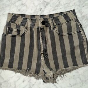 BDG BLACK & GRAY HIGH RISE CHEEKY SHORTS SIZE 26 W